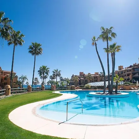 Apartment First Line Beach Complex Estepona